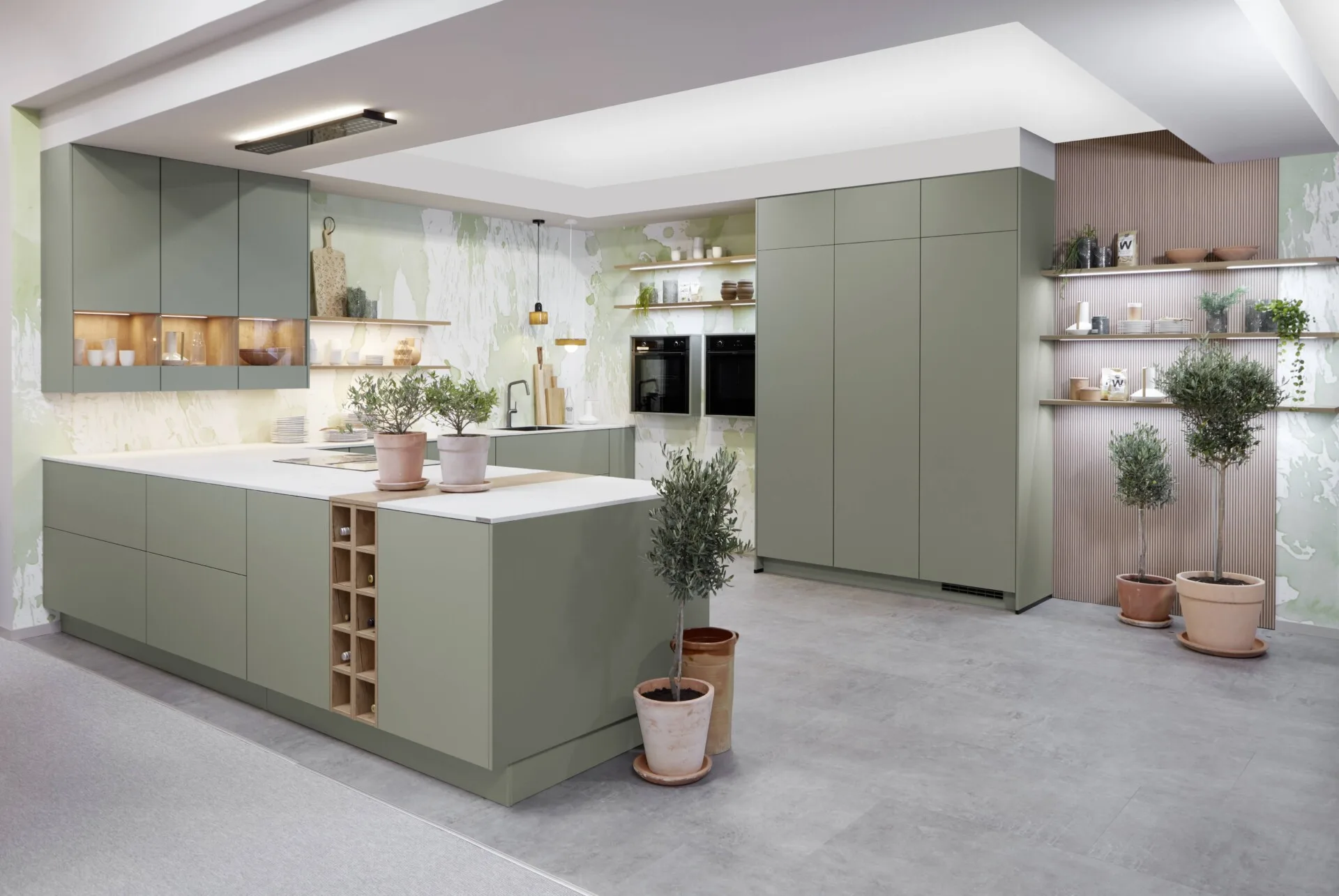 Cuisines avec armoires hautes