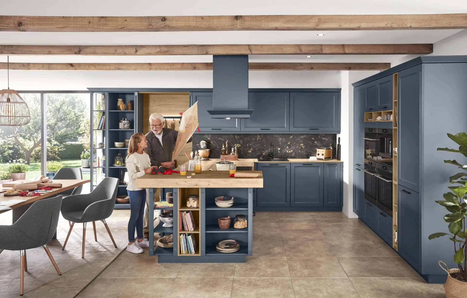 Cuisines semi-ouvertes : conception, avantages et conseils pour votre maison